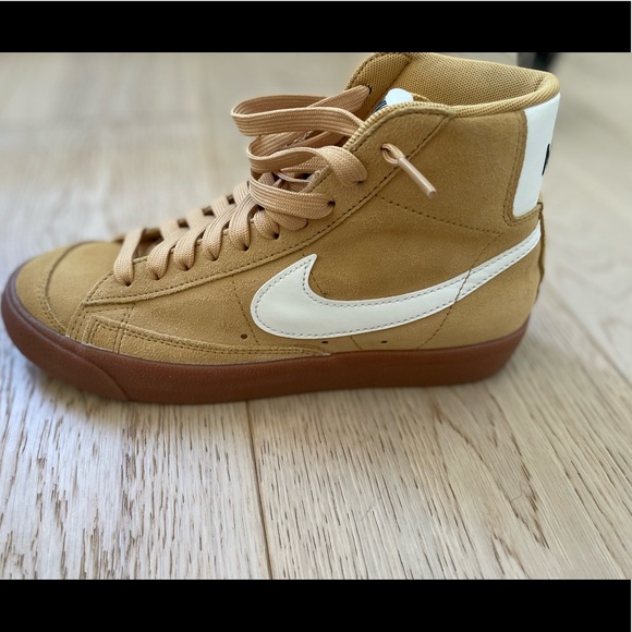 NWOT Nike Blazer Mid ‘77 Suede Twine/ Summit White Sneakers — Size 7 - Picture 6 of 11